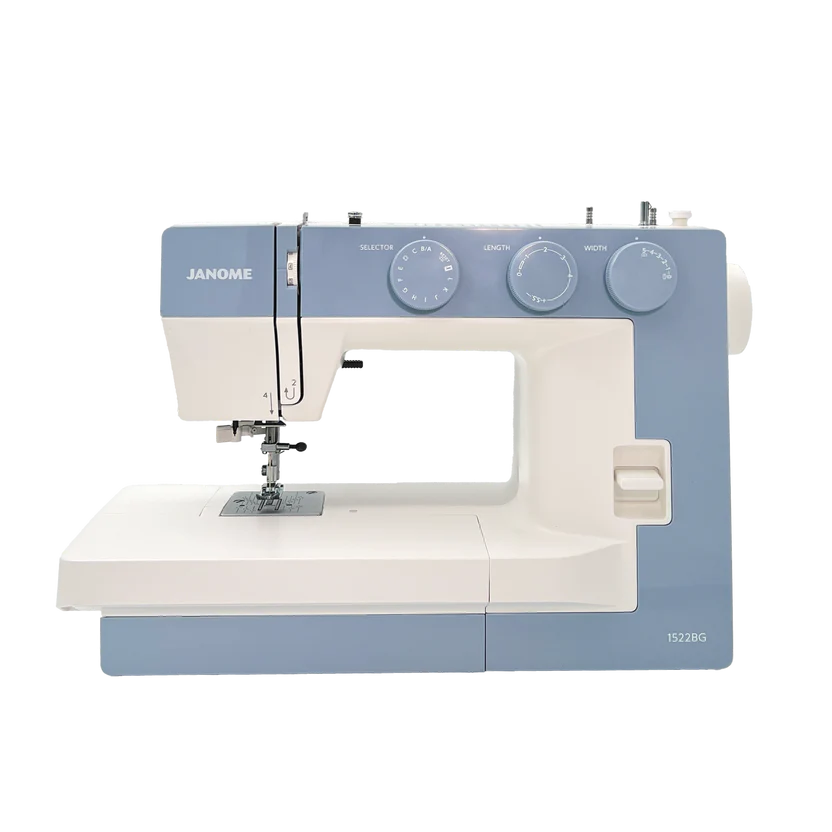 KAMPANJE! Janome 1522 Blue Grey - Få med Trykkfotsett + mønster til solhatt (verdi 985 kr!)
