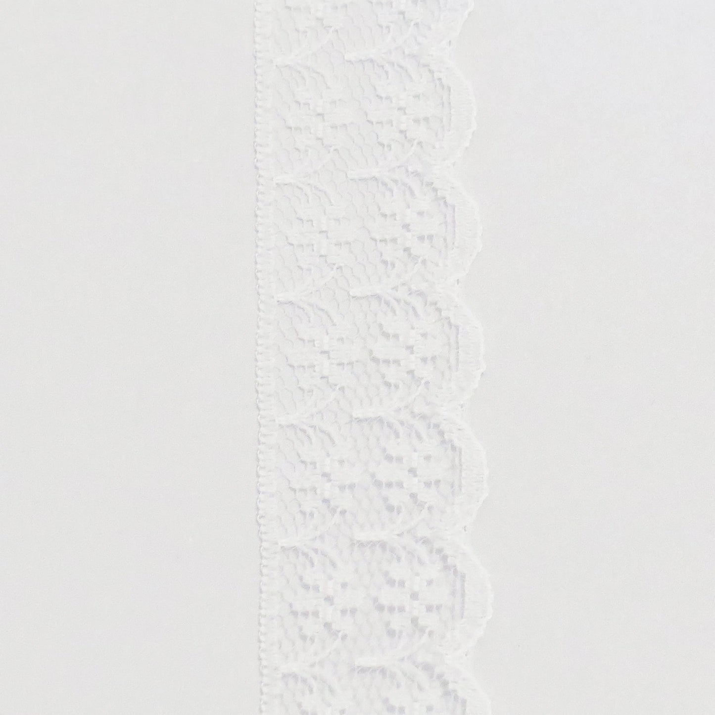Blondebånd hvit (nylon) 2 dm bred (pris pr dm)