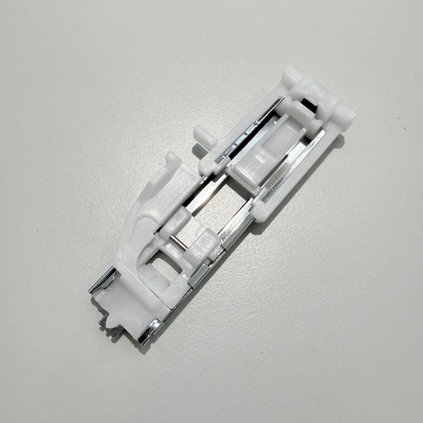 Knapphullsfot automatisk - R (Gruppe 2 og 3)