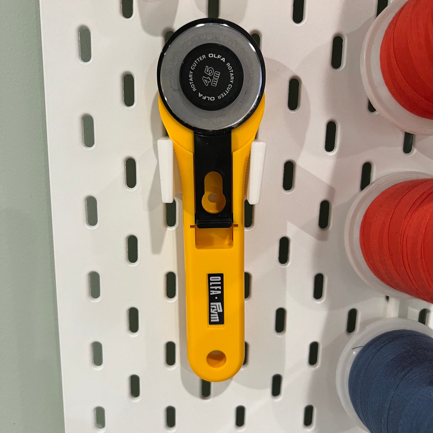 Rulleknivholder medium - til skådis tavle - Lillifixshop Lillifixshop