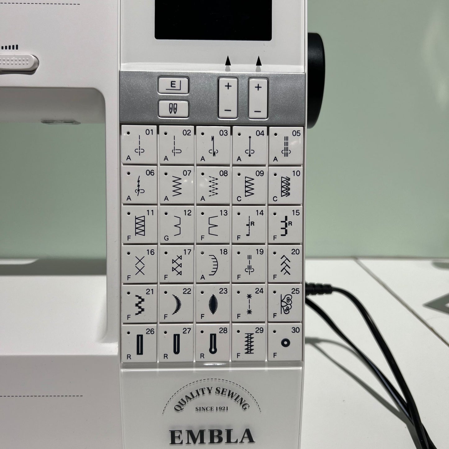 Elektronisk symaskin Janome Embla 6030DC inkludert bonuspakke! - Lillifixshop Janome