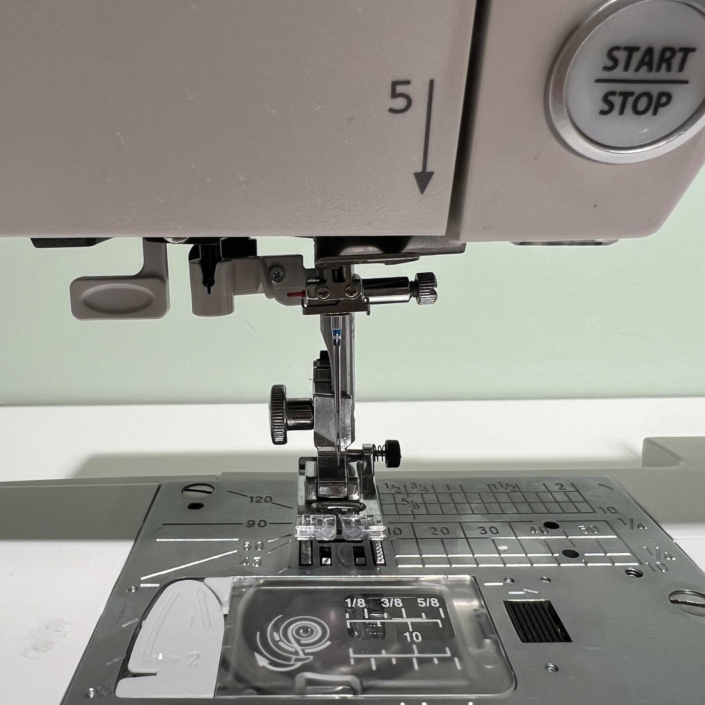 Elektronisk symaskin Janome Embla 6030DC inkludert bonuspakke! - Lillifixshop Janome