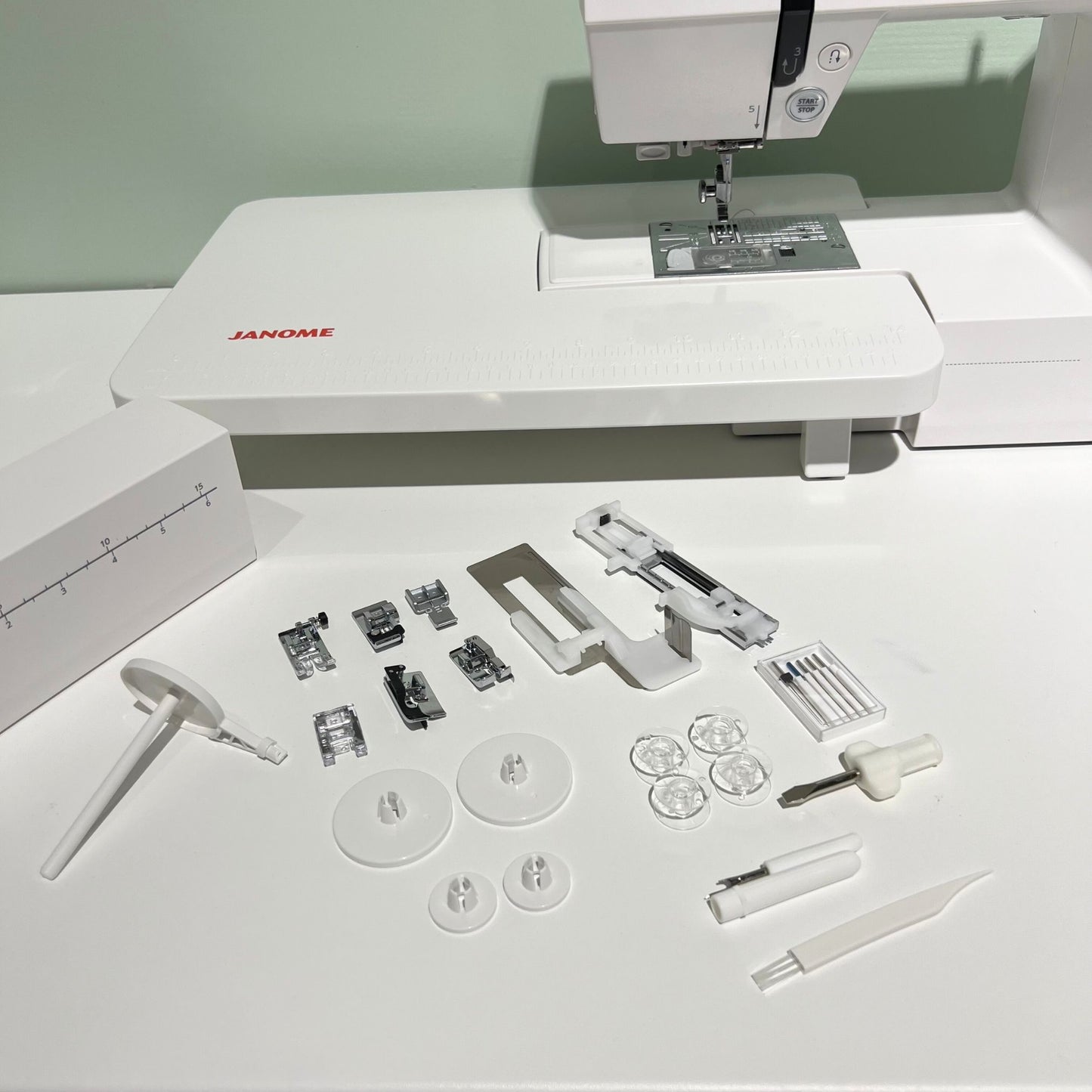 Elektronisk symaskin Janome Embla 6030DC inkludert bonuspakke! - Lillifixshop Janome
