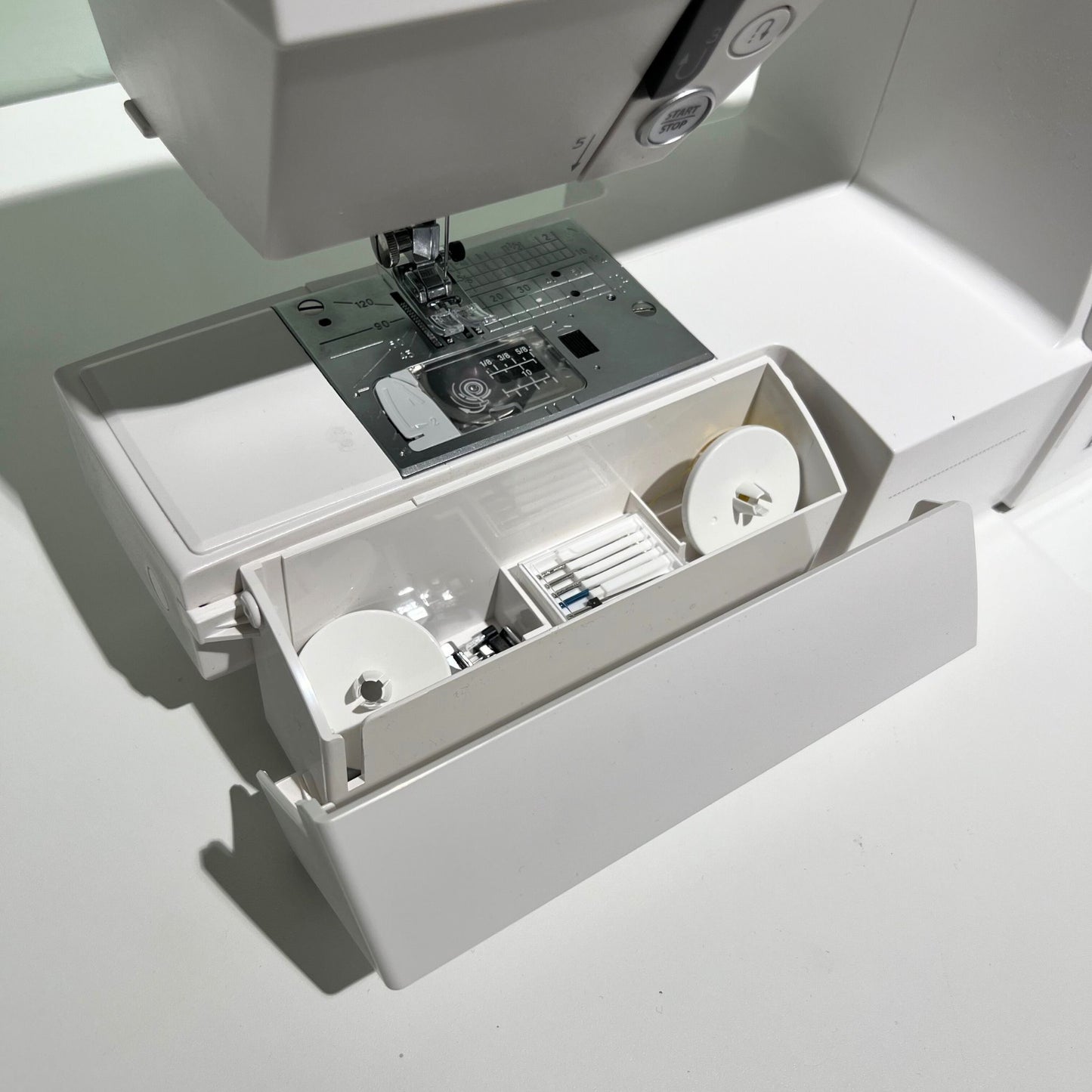Elektronisk symaskin Janome Embla 6030DC inkludert bonuspakke! - Lillifixshop Janome