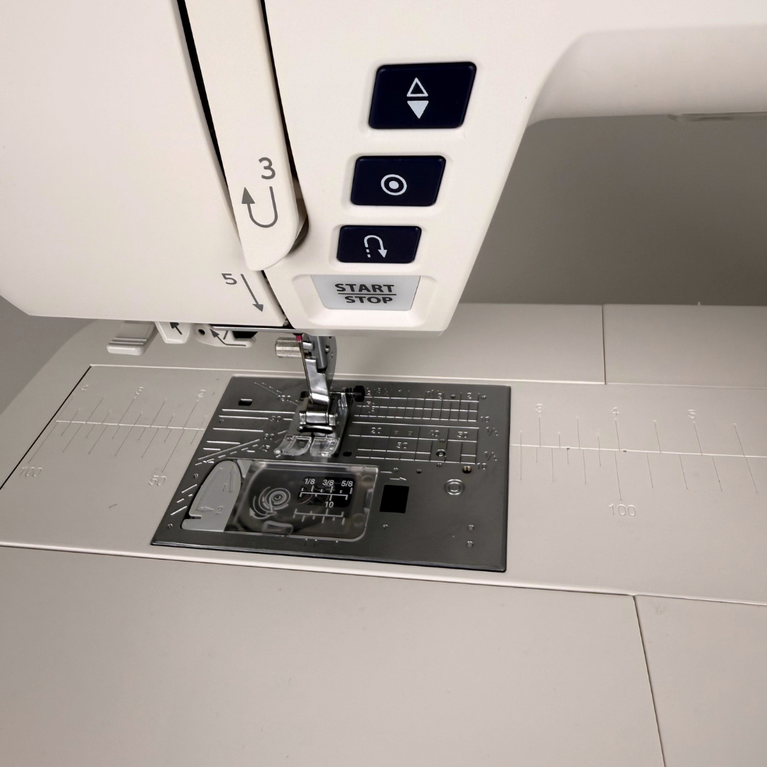 KAMPANJE! Janome Skyline S5AE Anniversary Edition - Få med tilbehør verdt 2190 kr