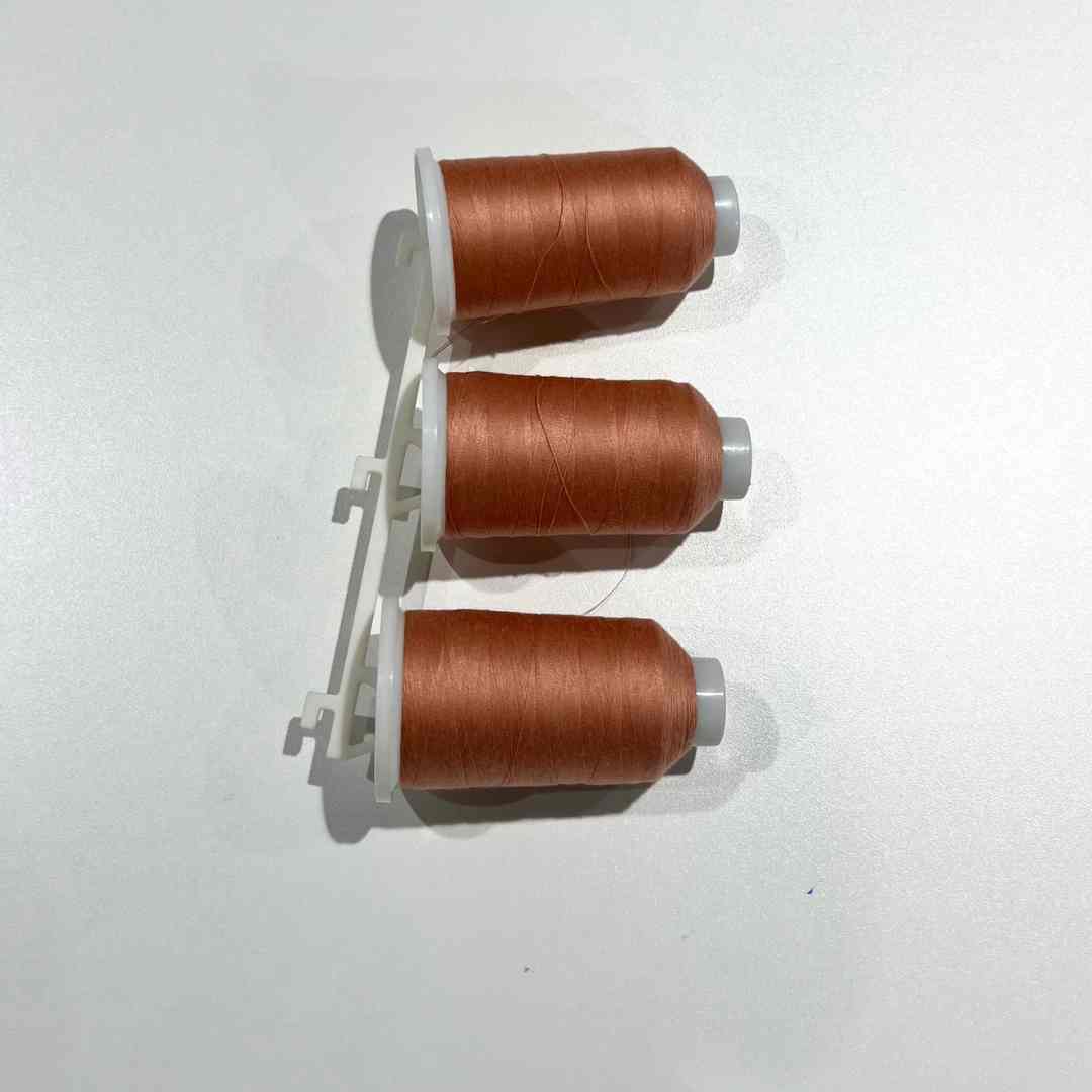 Trådsnelleholder til Skådis tavle - til 3 stk overlocksneller - Lillifixshop Lillifixshop