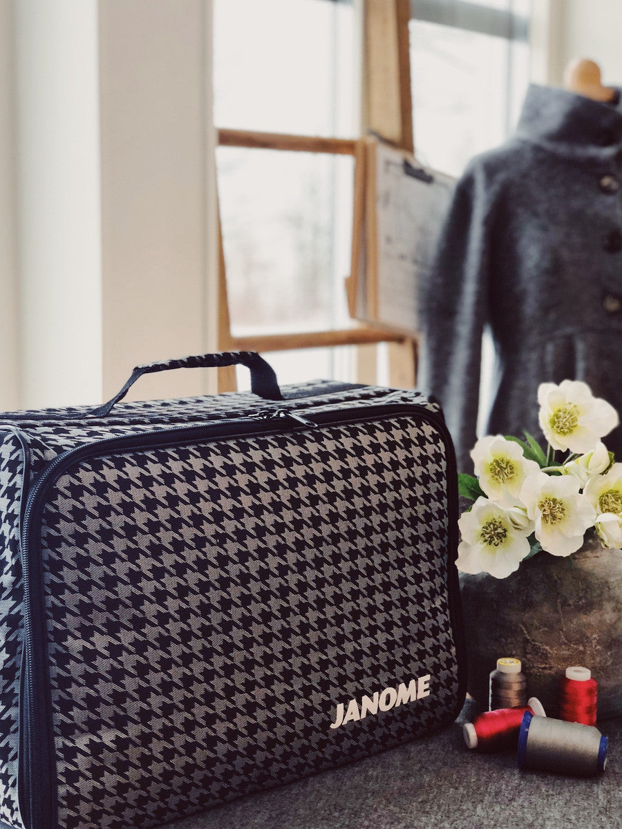 Janome Symaskinveske med skulderrem - svart/hvit mønstret - Lillifixshop Janome