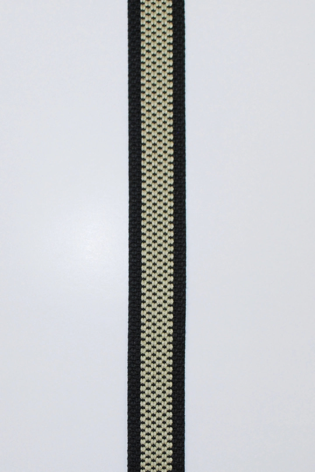 Gjordebånd (webbing) Bomull/polyester 30 mm sand/sort (pris pr dm)