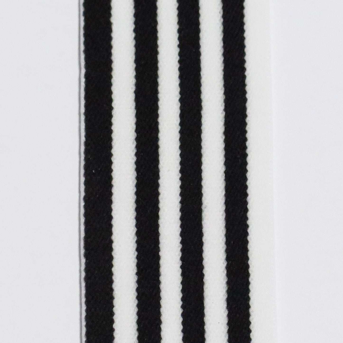 Elastikk 30 mm sort/hvit stripet
