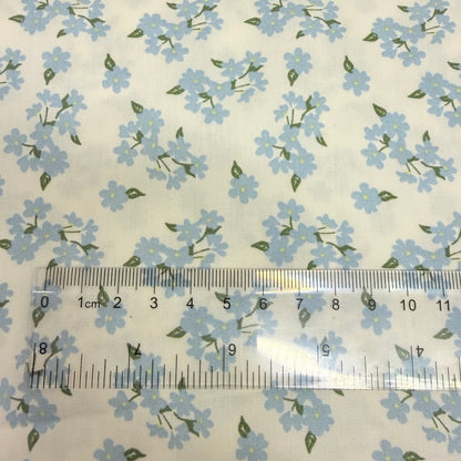 Vevd bomullspoplin - Hvit med Blå blomster