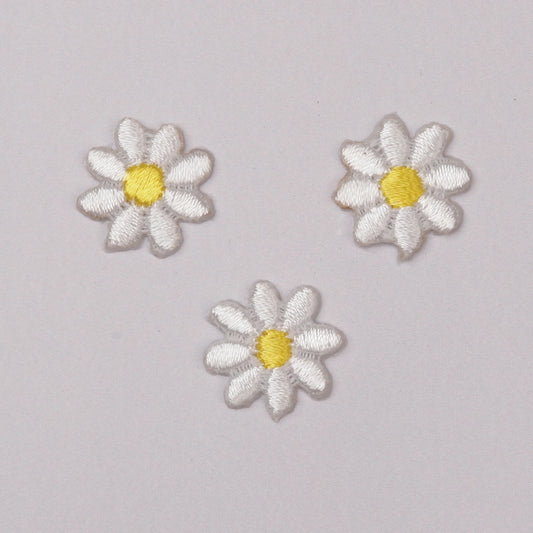 Strykemerke Blomster Hvite - 3 stk (1,7 cm)
