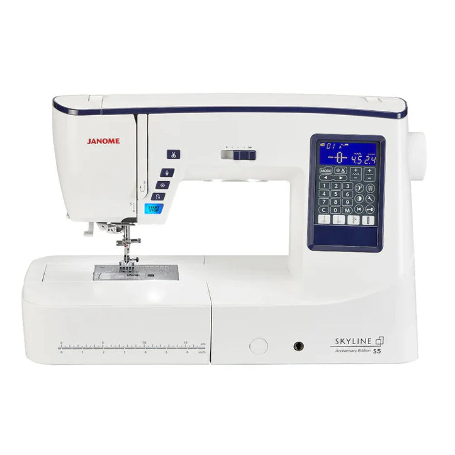 KAMPANJE! Janome Skyline S5AE Anniversary Edition - Få med tilbehør verdt 2190 kr